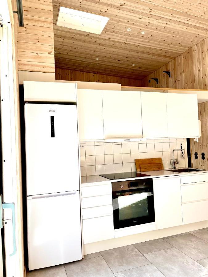 Villa Neptuni Bed And Kitchen à Varberg Extérieur photo